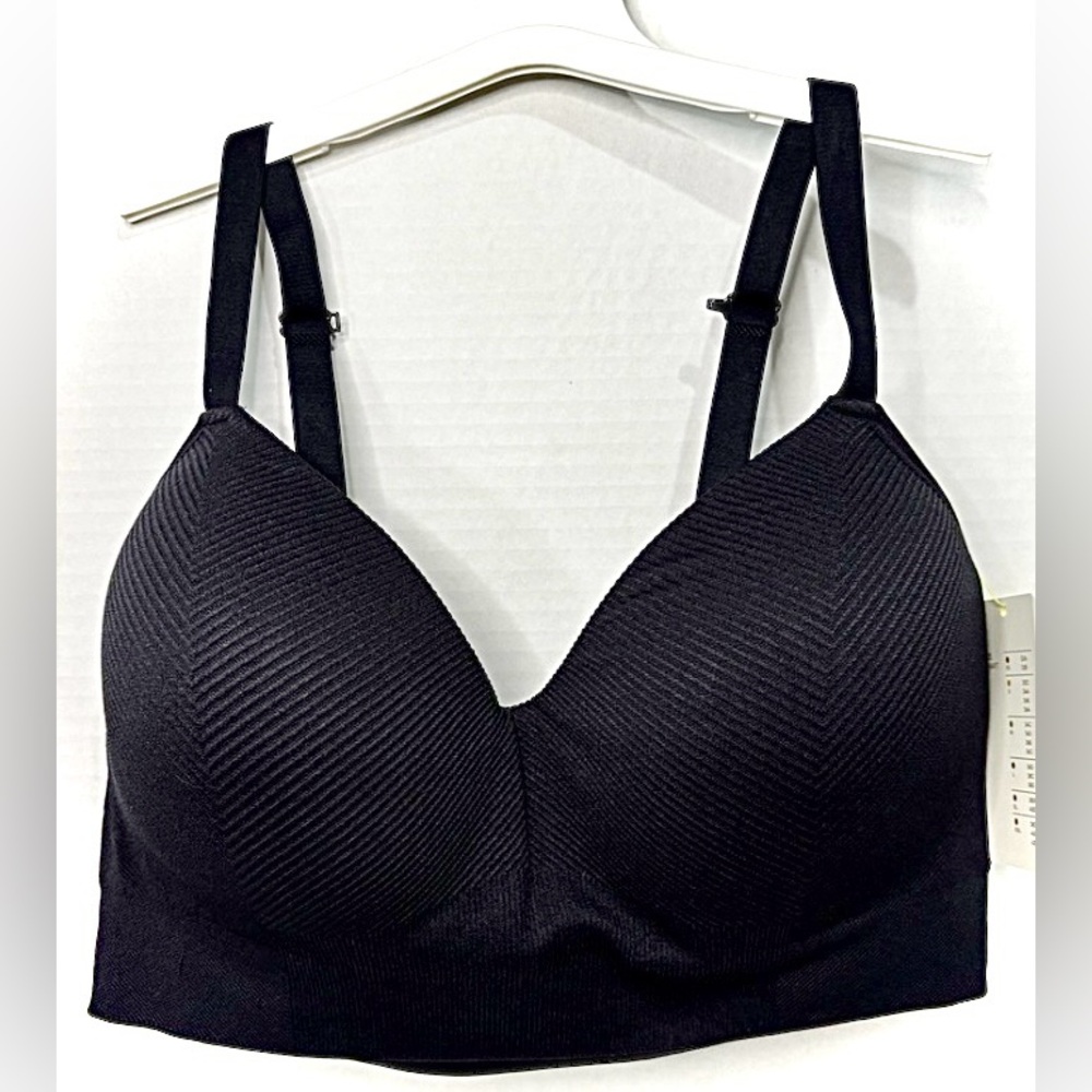All In Motion Seamless Medium Support Sports Bra Black NWT SIZE: XS